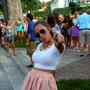 Meet your Posher, Lauren