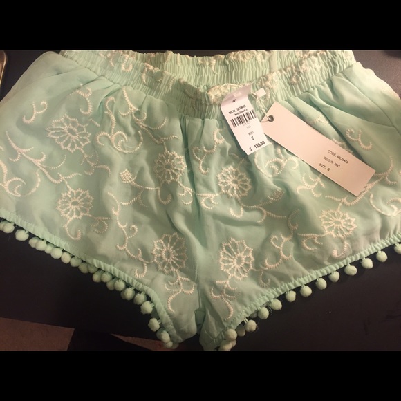 LF mint Pom Pom shorts 🍃🌼