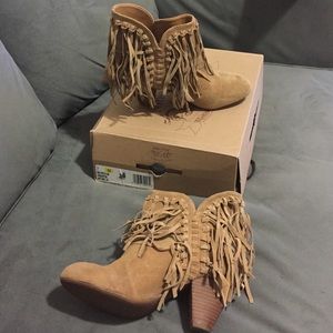 Nine West Natural (real suede) Fringe Bootie!