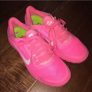 Nike free runs hot pink