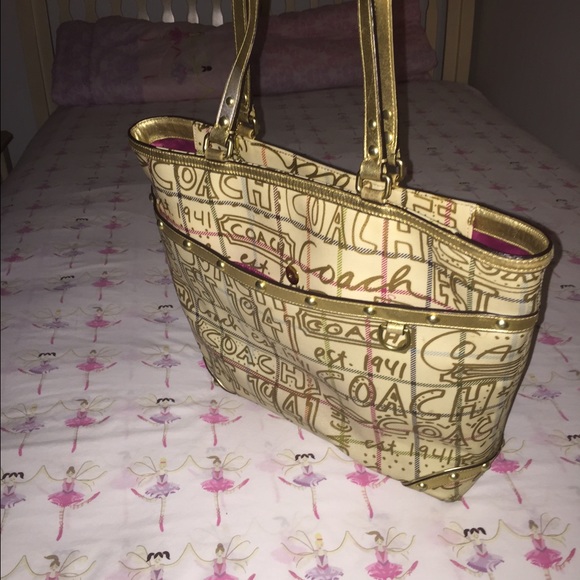 Coach Tote - Picture 3 of 6