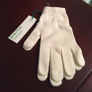 Benetton 100% Cashmere Knit Gloves