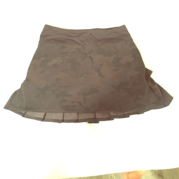 Lululemon Pacesetter Ruffled Skirt Camo Size 2Tall