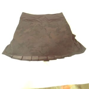 Lululemon Pacesetter Ruffled Skirt Camo Size 2Tall