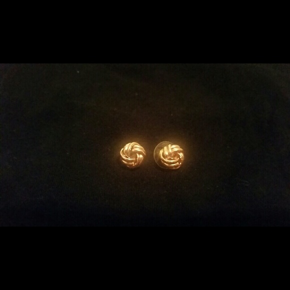 Knot earrings