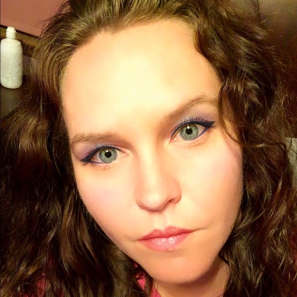 Meet your Posher, Suzanne