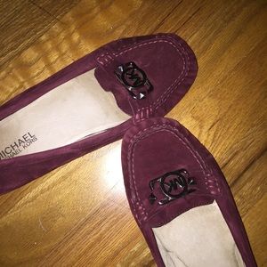 • DELETING TODAY• LIKE NEW MICHEAL KORS FLATS