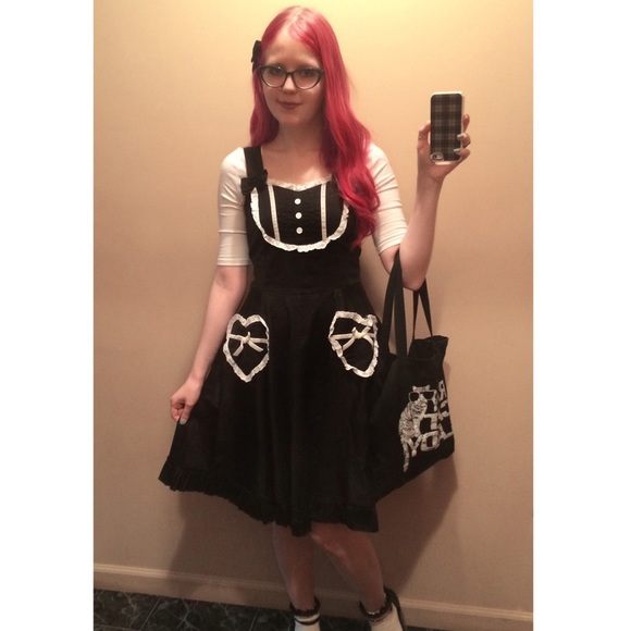 Meet your Posher, Kristina - Picture 2 of 2