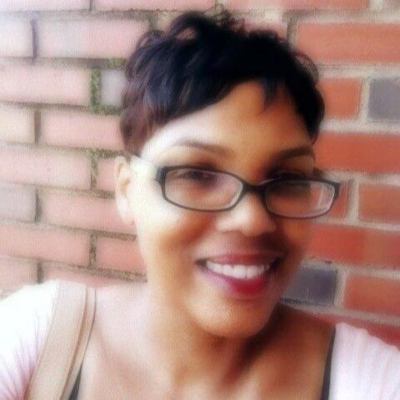 Meet your Posher, Yolanda - Picture 1 of 1