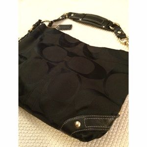 🎃 Coach Carly Signature Hobo Shoulder Bag! ❤️