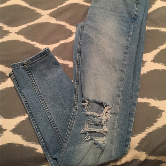 Zara distressed skinny jeans sz 2/26
