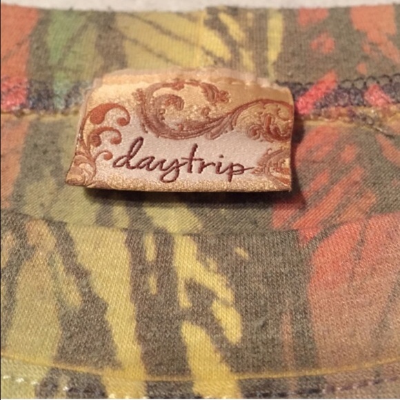 Daytrip Dreamcatcher Short Sleeve Shirt - Picture 3 of 3