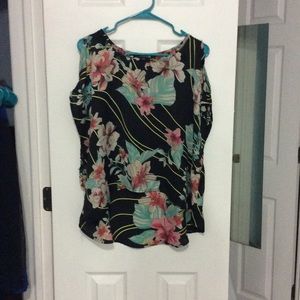 Floral loose shirt