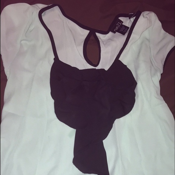Rue 21 bow shirt :)