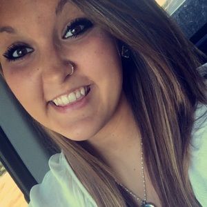 Meet your Posher, Emilee