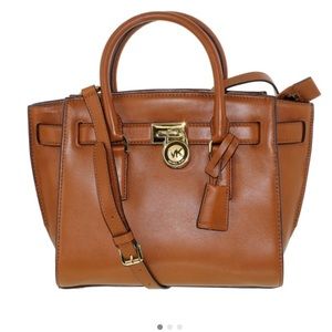 Hamilton traveler 👜 (luggage color)