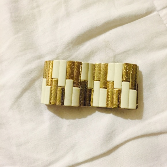 FREE White & gold bracelet