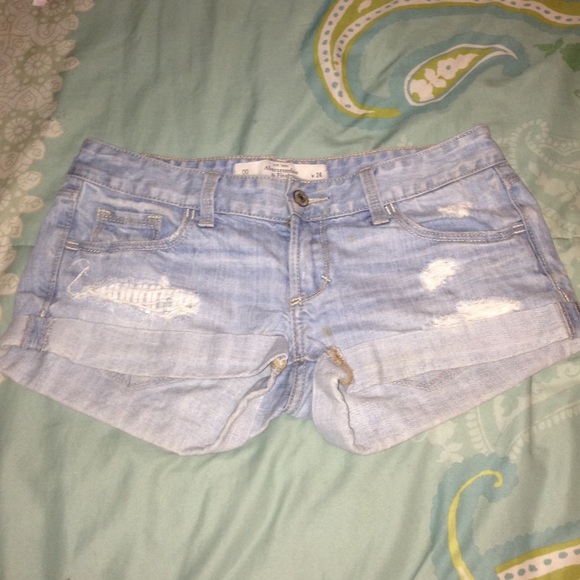 Slightly distressed Abercrombie&Fitch jean shorts