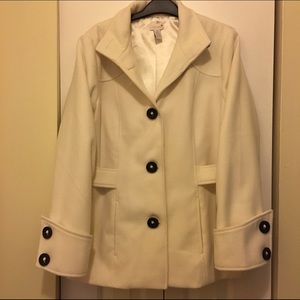 🎁Chicos white coat with black buttons
