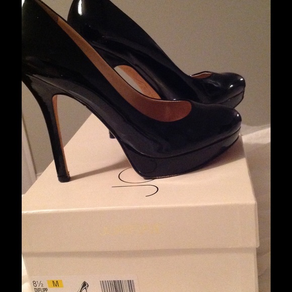 Joan David heels