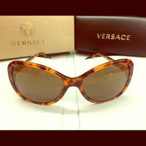 Versace sunglasses 4271-B New without tags