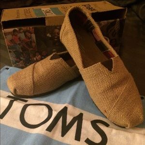 Toms
