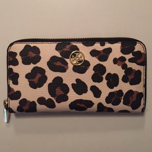 Tory Burch continental Leopard print Wallet