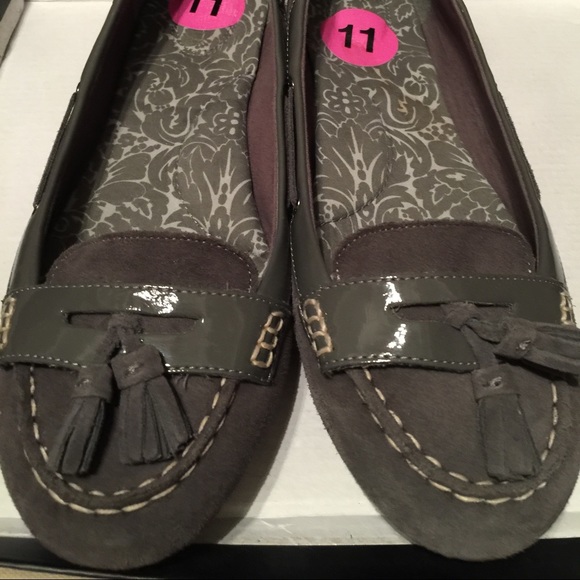 Charcoal grey SPEERYs