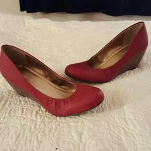 BCBGeneration Professional 2" Wedge