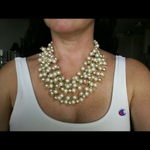 Stella and Dot pearl cluster necklace
