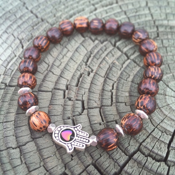 Silver or Gold Hamsa Hand Heart Stretch Bracelets - Picture 1 of 2
