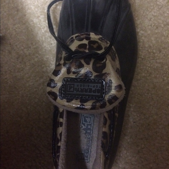 sperry loafers with fleece lining & leopard print