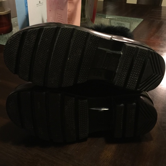 HUNTER - Picture 3 of 4