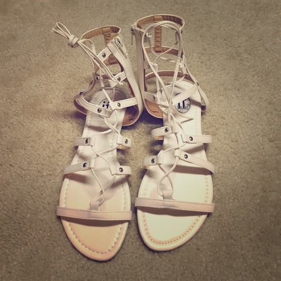 Cute strap sandals