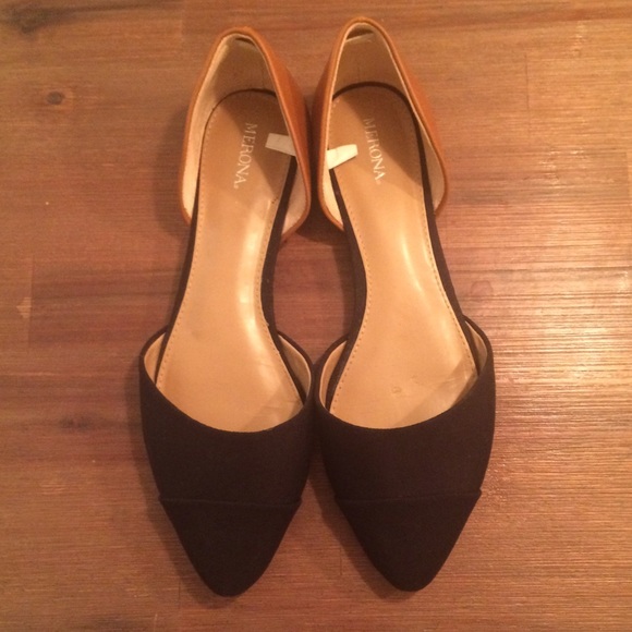Black and brown d'orsay flats. 9.
