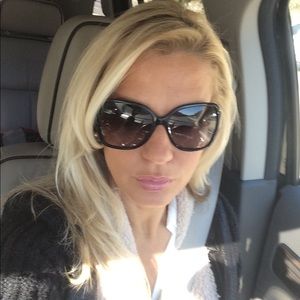 Meet your Posher, Aida