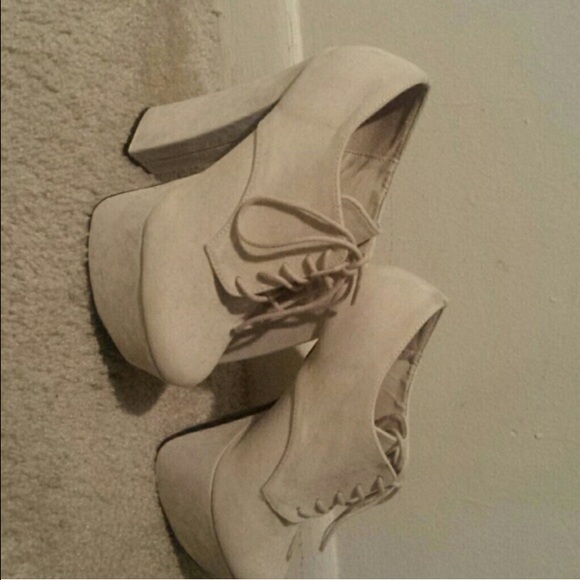 Platform heels - Picture 2 of 4