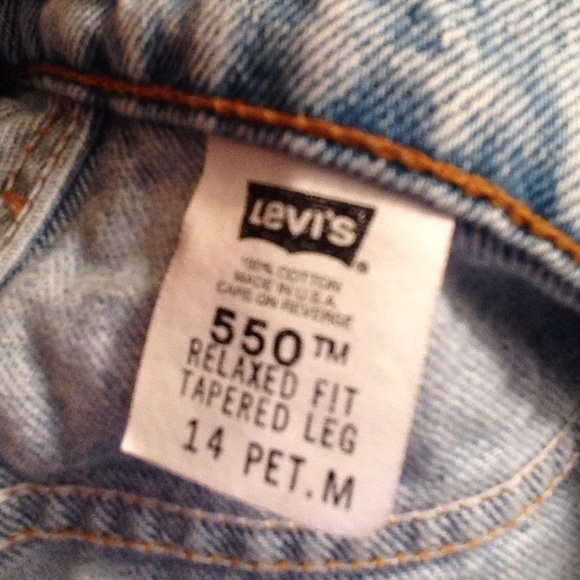 Slightly high waisted ripped shorts - Picture 3 of 3