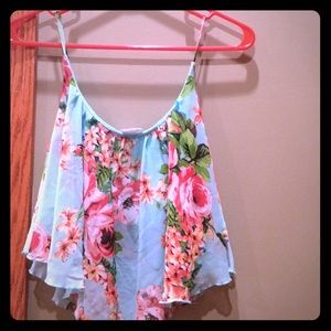 I'm selling this floral Monaco crop top