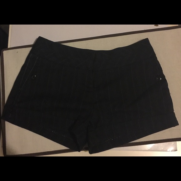 Forever21, full lined Black & white short’ Sz S