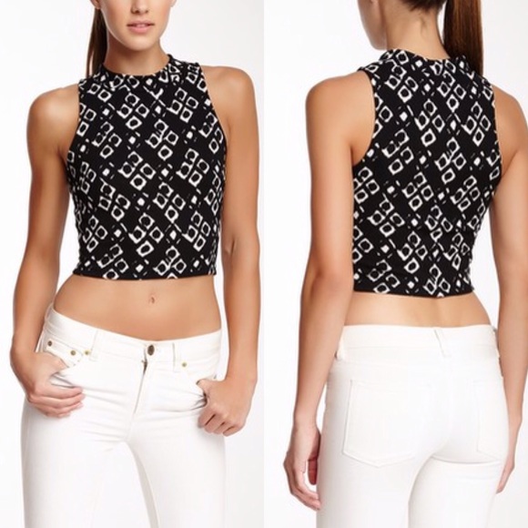 LUSH Mock Neck Geo Print Tank Top - Picture 2 of 6