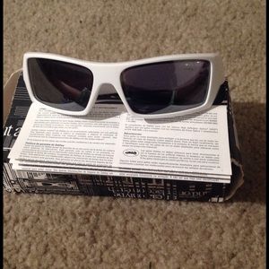 OAKLEY GLASSES (No Trade)
