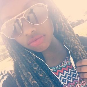 Meet your Posher, Jamilia