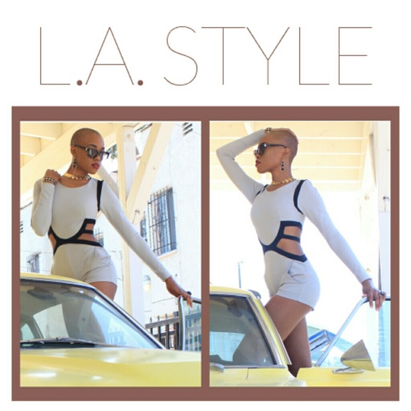 🆕 BLACK LINED GRAY ROMPER - Picture 3 of 3