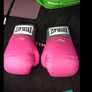 12oz pink boxing gloves