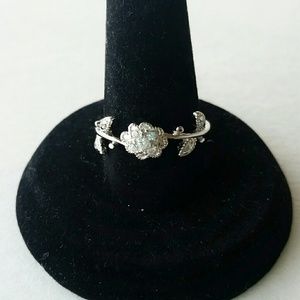 NWOT Sterling Silver Flower Ring