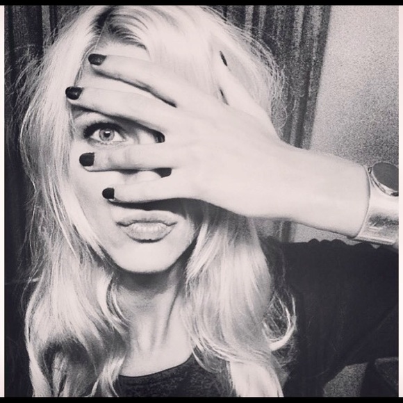 Meet your Posher, Karolina - Picture 3 of 3