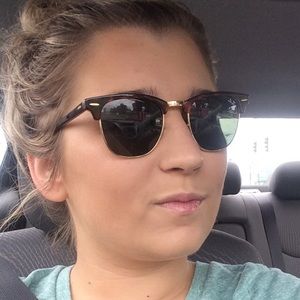 Meet your Posher, Erica