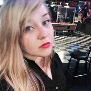 Meet your Posher, Lauren