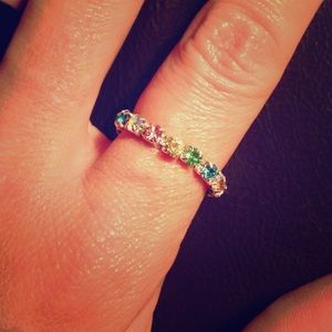 Stretchy rhinestone ring pretty!